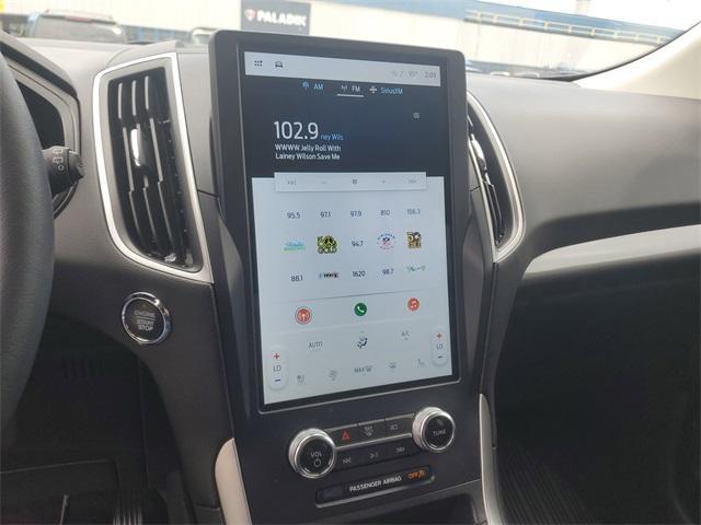 Photo of 2023 Carbonized Gray Metallic Ford Edge