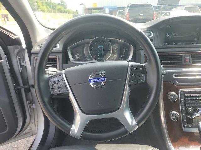 Photo of 2015 Bright Silver Metallic Volvo XC70