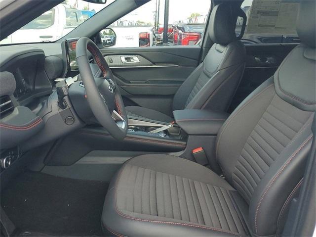 Photo of 2025 White Ford Explorer