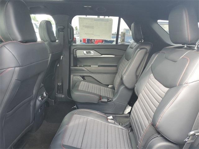 Photo of 2025 White Ford Explorer