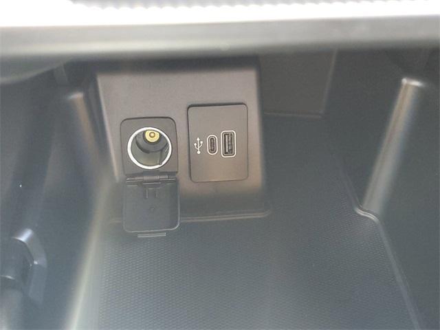 Photo of 2025 White Ford Explorer