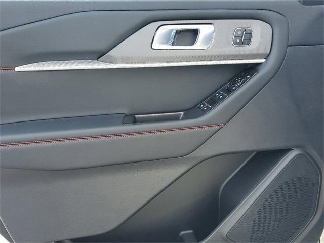 Photo of 2025 White Ford Explorer