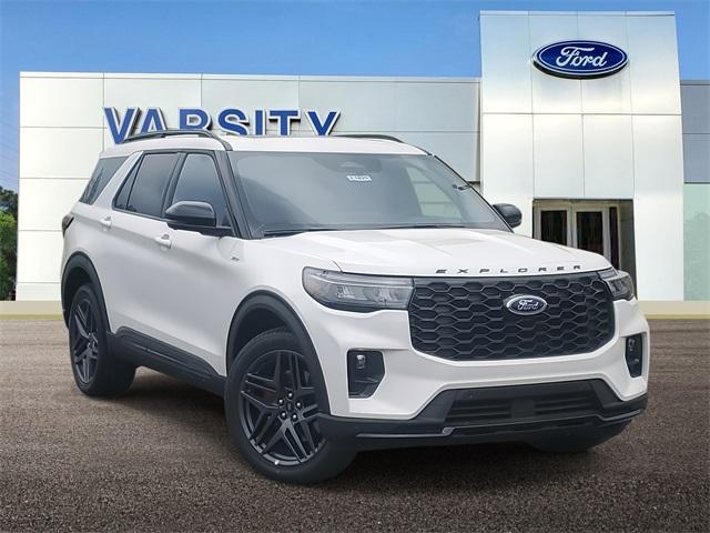 Photo of 2025 White Ford Explorer