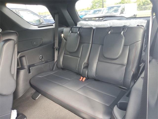 Photo of 2025 White Ford Explorer