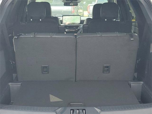 Photo of 2025 White Ford Explorer