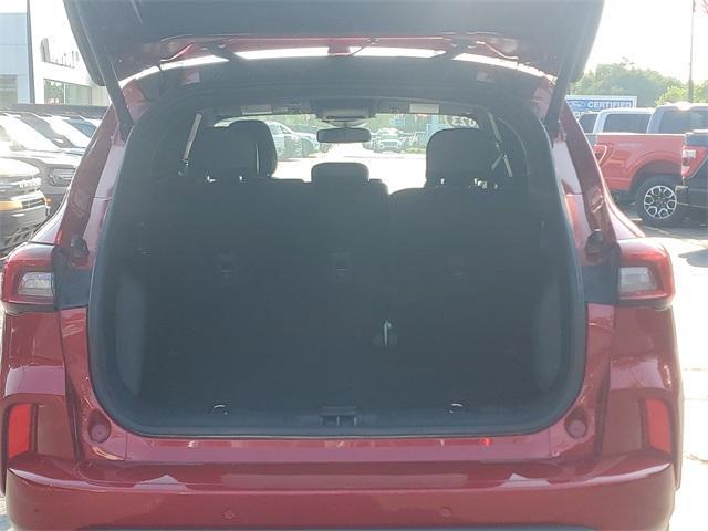 Photo of 2023 Rapid Red Metallic Tinted Clearcoat Ford Escape