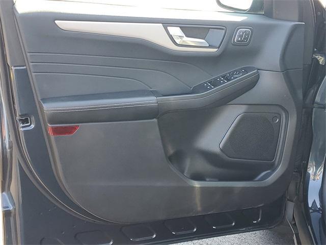 Photo of 2022 Stone Blue Metallic Ford Escape