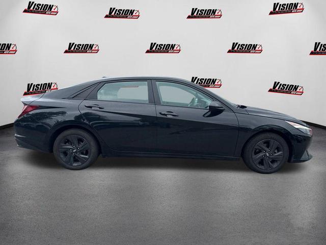 Photo of 2021 Phantom Black Hyundai ELANTRA