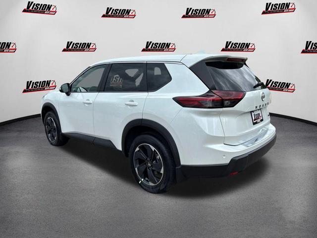 Photo of 2025 Everest White Pearl Nissan Rogue