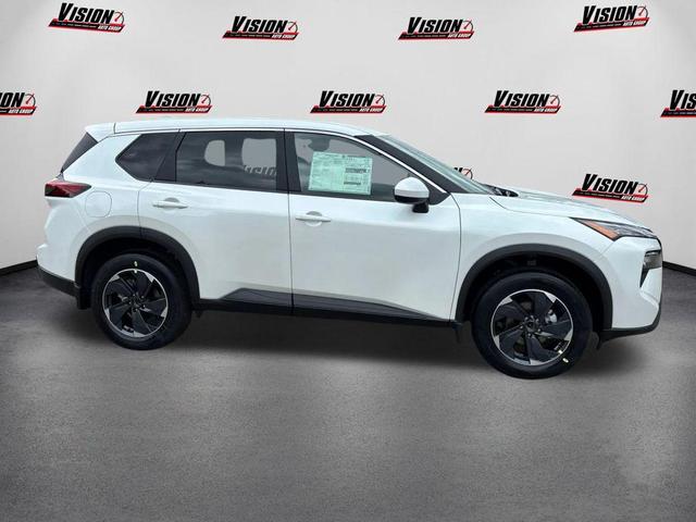 Photo of 2025 Everest White Pearl Nissan Rogue