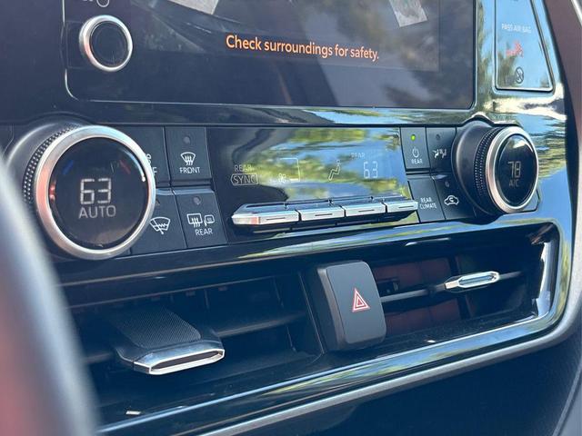 Photo of 2023 Magnetic Gray Metallic Toyota Highlander