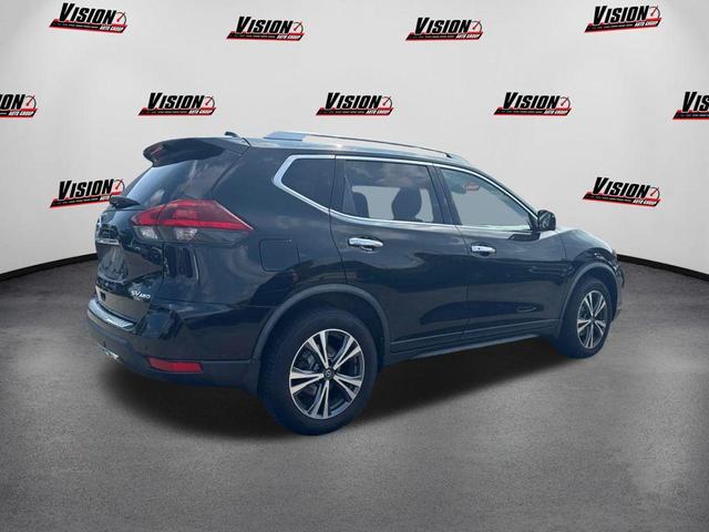 Photo of 2019 Magnetic Black Pearl Nissan Rogue