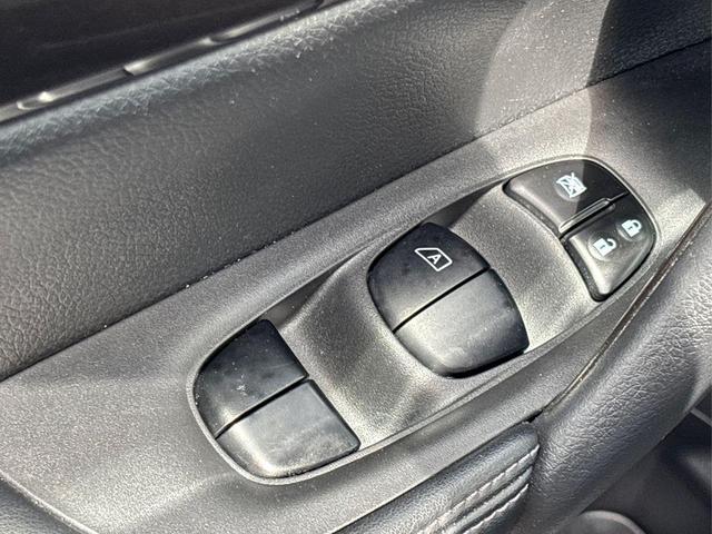Photo of 2019 Magnetic Black Pearl Nissan Rogue