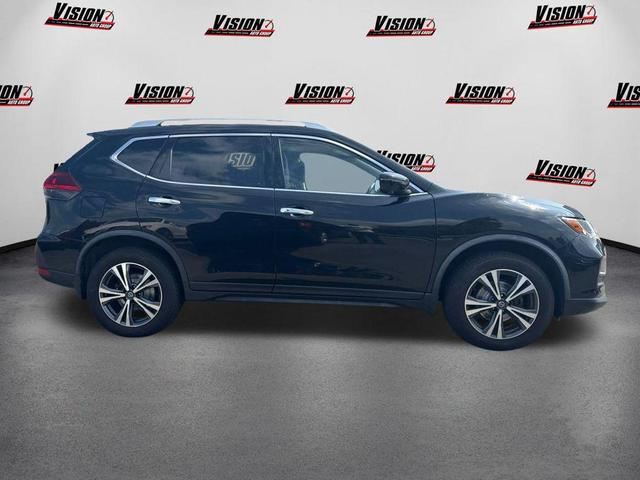 Photo of 2019 Magnetic Black Pearl Nissan Rogue