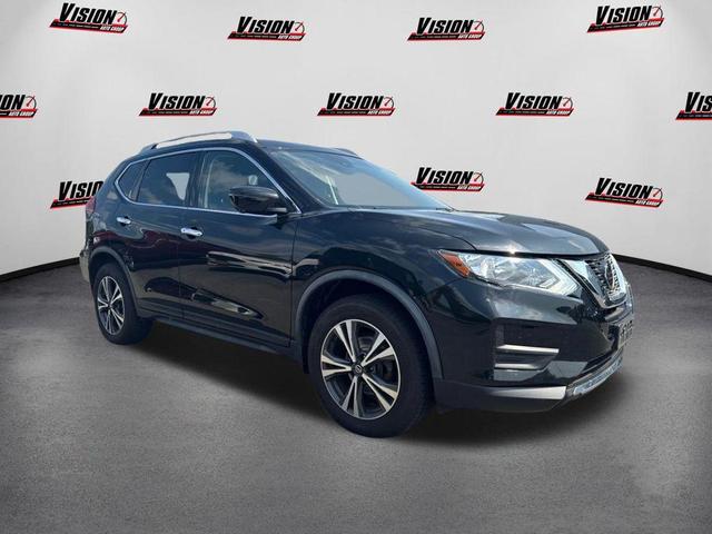 Photo of 2019 Magnetic Black Pearl Nissan Rogue