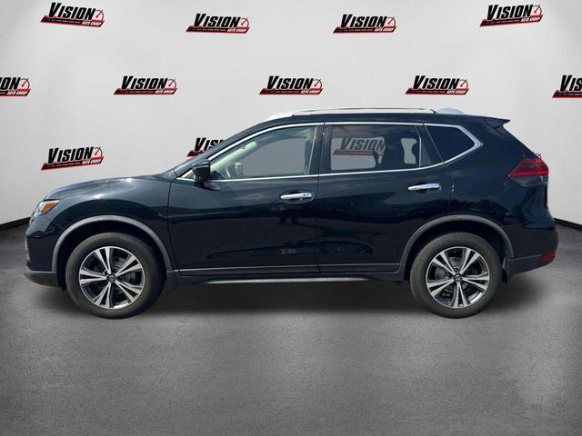 Photo of 2019 Magnetic Black Pearl Nissan Rogue