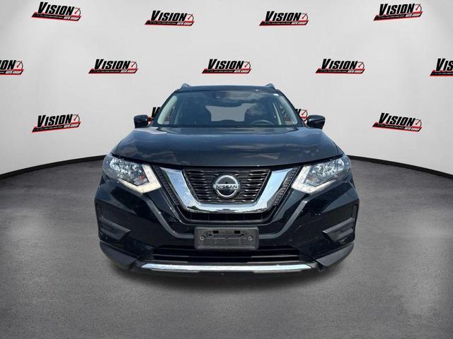 Photo of 2019 Magnetic Black Pearl Nissan Rogue