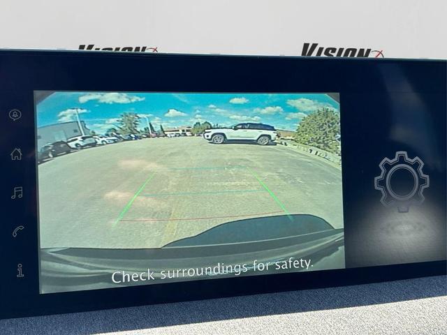 Photo of 2025 Super Black Nissan Kicks