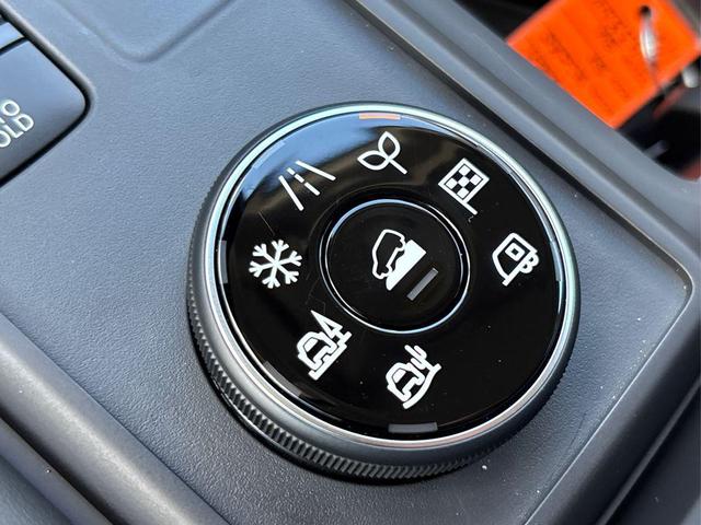 Photo of 2025 Super Black Nissan Pathfinder