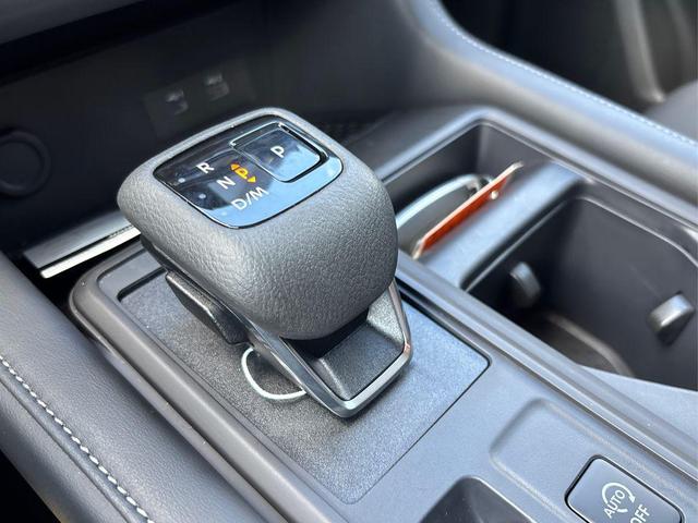 Photo of 2025 Super Black Nissan Pathfinder