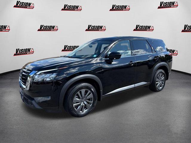 Photo of 2025 Super Black Nissan Pathfinder