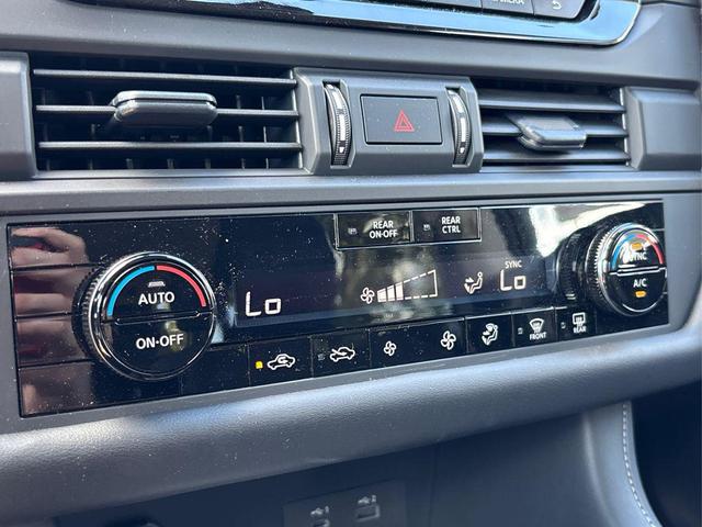 Photo of 2025 Super Black Nissan Pathfinder