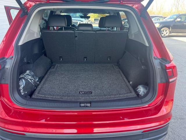 Photo of 2022 Kings Red Metallic Volkswagen Tiguan