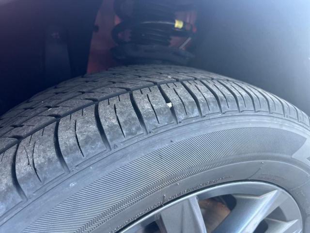 Photo of 2022 Kings Red Metallic Volkswagen Tiguan