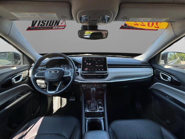 Photo of 2022 Diamond Black Crystal Pearlcoat Jeep Compass