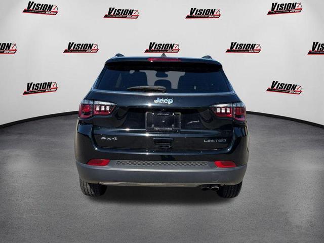 Photo of 2022 Diamond Black Crystal Pearlcoat Jeep Compass