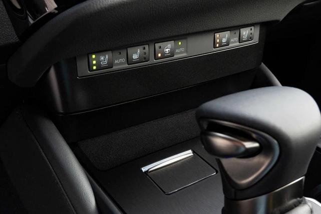 Photo of 2025 Moonbeam Beige Metallic Lexus ES 300h