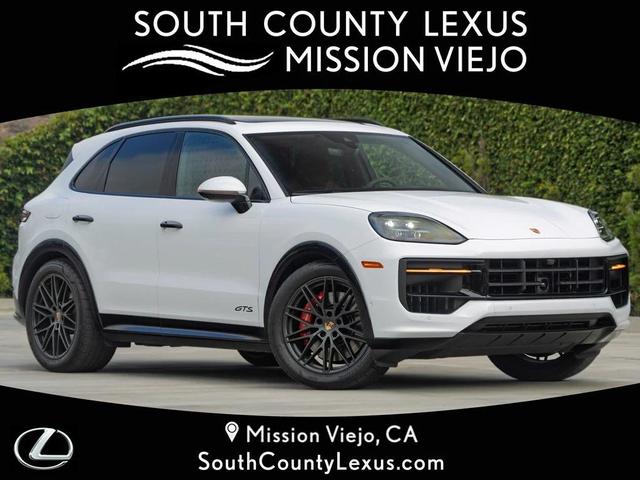 Photo of 2025 Carrara White Metallic Porsche Cayenne