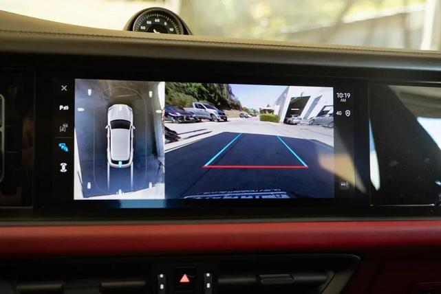 Photo of 2025 Carrara White Metallic Porsche Cayenne