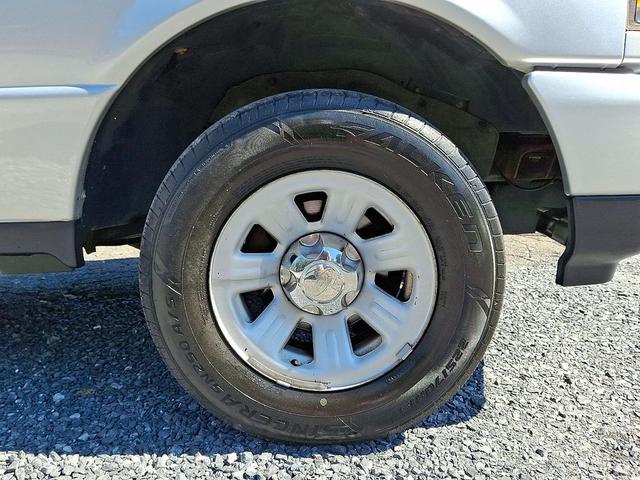 Photo of 2009 Silver Clearcoat Metallic Ford Ranger
