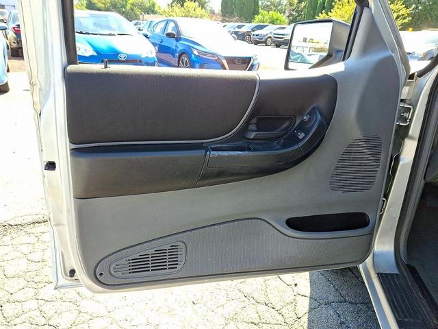 Photo of 2009 Silver Clearcoat Metallic Ford Ranger