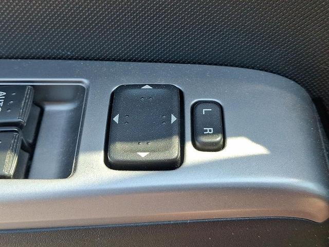 Photo of 2010 Liquid Silver Metallic Mazda Mazda5