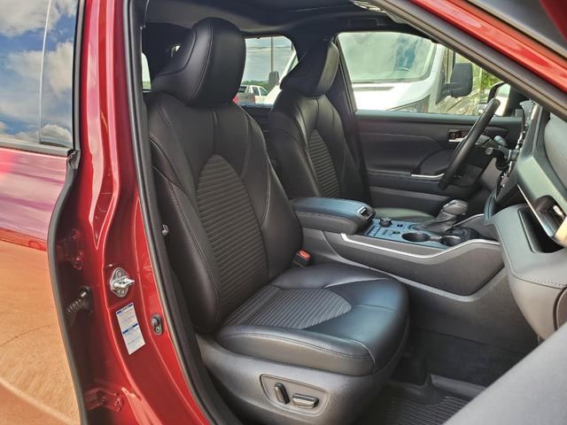 Photo of 2021 Red Toyota Highlander