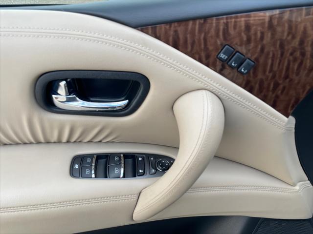 Photo of 2020 Pearl White Nissan Armada
