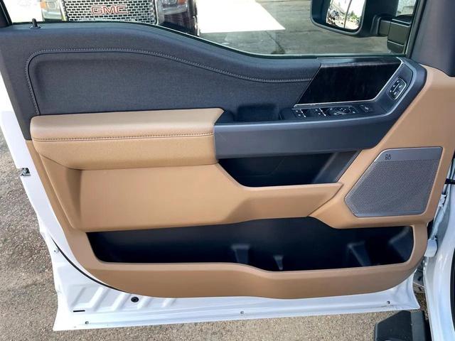 Photo of 2023 White Ford F-250