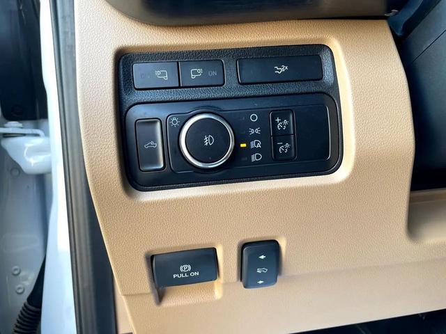 Photo of 2023 White Ford F-250