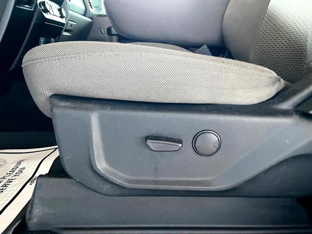 Photo of 2021 White Ford F-250