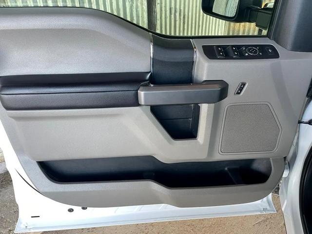 Photo of 2021 White Ford F-250