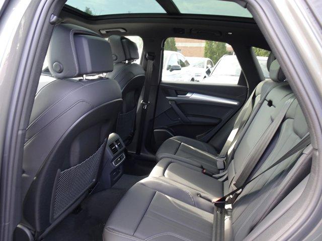 Photo of 2025 Chronos Gray Metallic Audi Q5