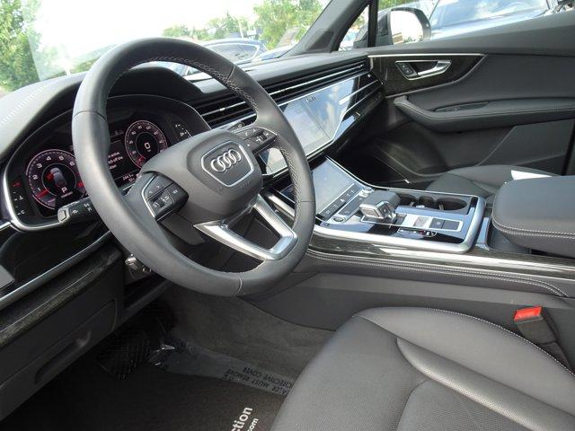 Photo of 2025 Mythos Black Metallic Audi Q7