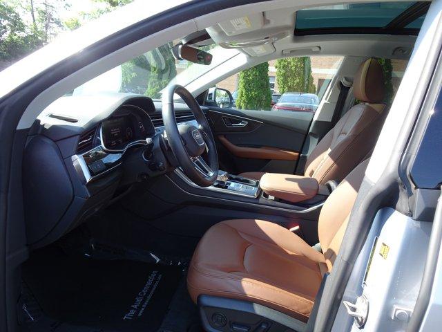 Photo of 2022 Florett Silver Metallic Audi Q8