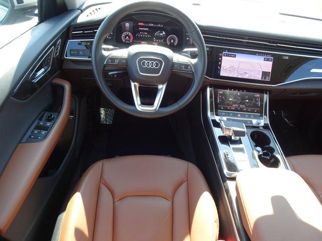 Photo of 2022 Florett Silver Metallic Audi Q8
