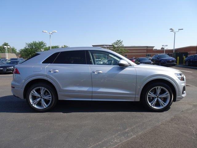 Photo of 2022 Florett Silver Metallic Audi Q8