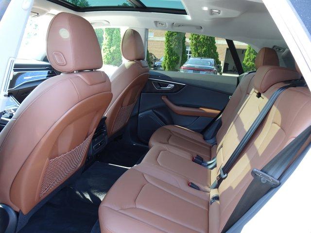 Photo of 2022 Florett Silver Metallic Audi Q8