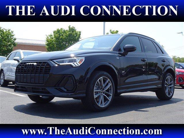Photo of 2025 Mythos Black Metallic Audi Q3