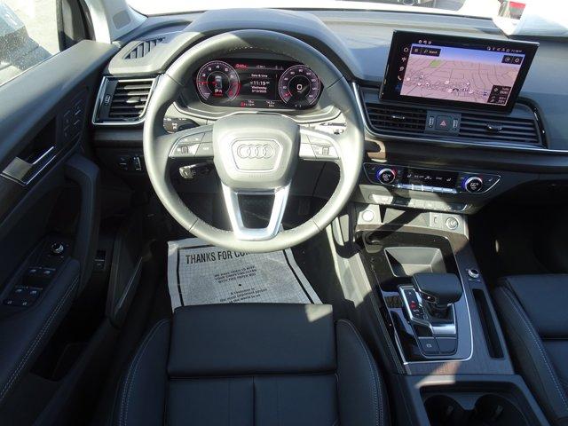 Photo of 2025 Florett Silver Metallic Audi Q5